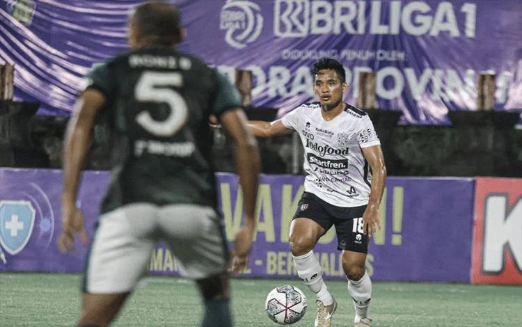 Gelandang Bali United Kadek Agung Harus Menepi Lebih Lama