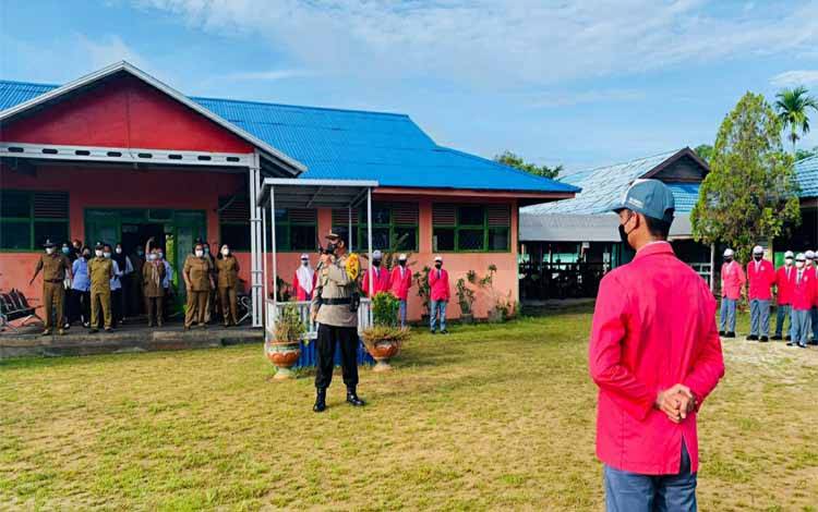 Kapolsek Kapuas Barat Berikan Penyuluhan dan Pembinaan kepada Siswa SMA