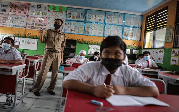 Indonesia Terus Membaik, Tidak Ada Lagi Wilayah dengan PPKM Level 4