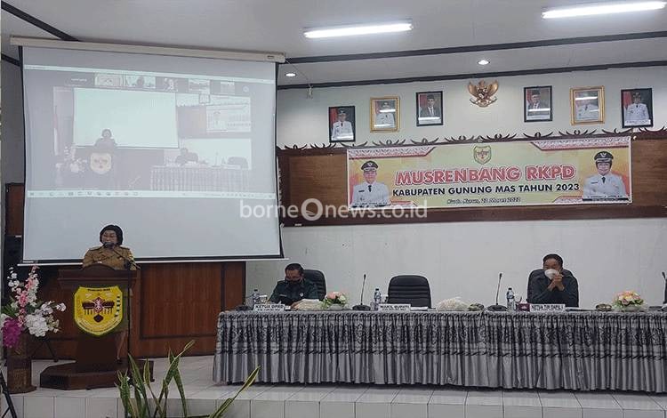 Bupati Gunung Mas Sampaikan Target Kinerja Pembangunan Daerah 2023