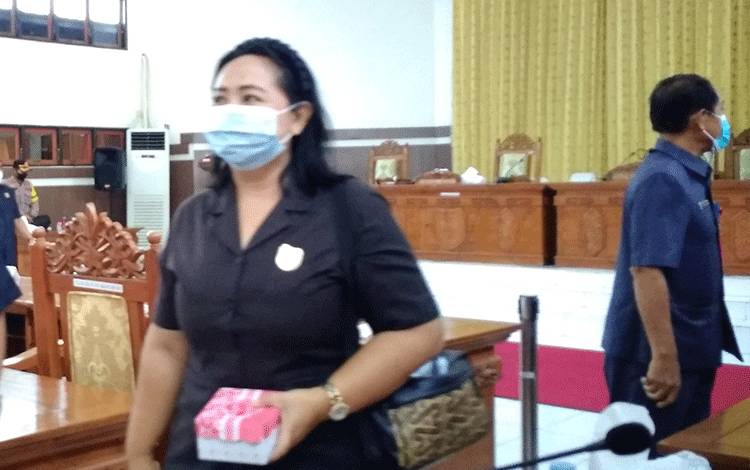 Anggota DPRD Gunung Mas Apresiasi Terpilihnya Kades Perempuan