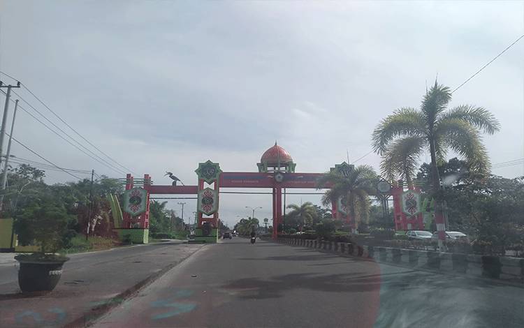 Jangan Biarkan Tiap Malam Lampu Pintu Gerbang Sahati Mati