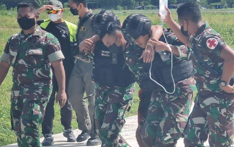 Enam Prajurit Marinir Korban Penembakan KKB Dievakuasi ke Timika