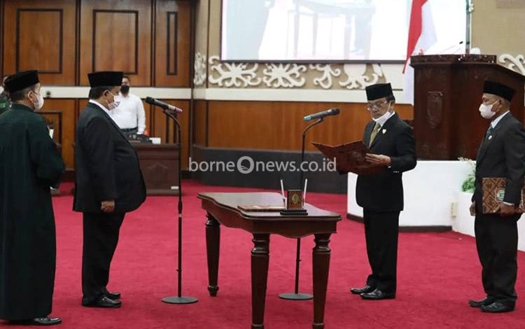 Wisman Resmi Gantikan Wilin C Okamoto di DPRD Kalteng
