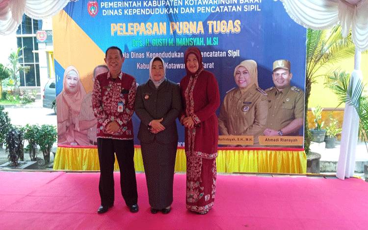 Jelang Purna Tugas Gusti Imansyah, Jajaran Disdukcapil Kobar Gelar Acara Pelepasan