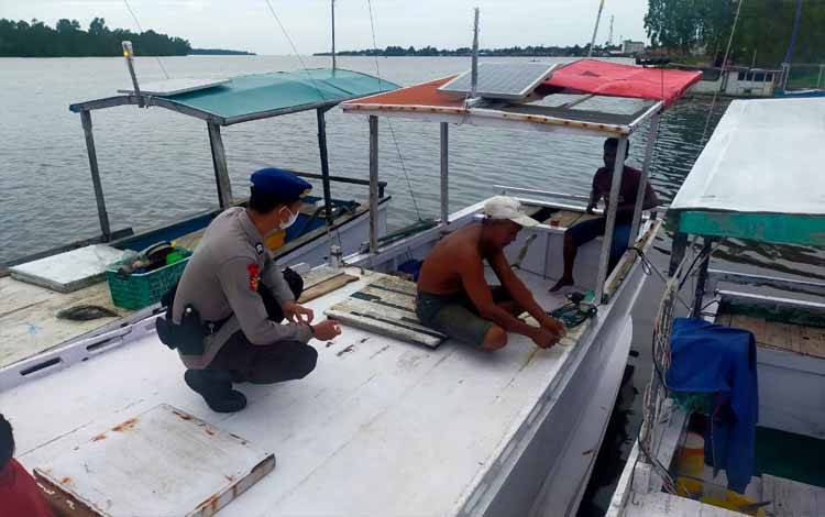 Polairud Polres Seruyan Beri Pesan Kamtibmas Jelang Ramadan saat Sambangi Warga Pesisir