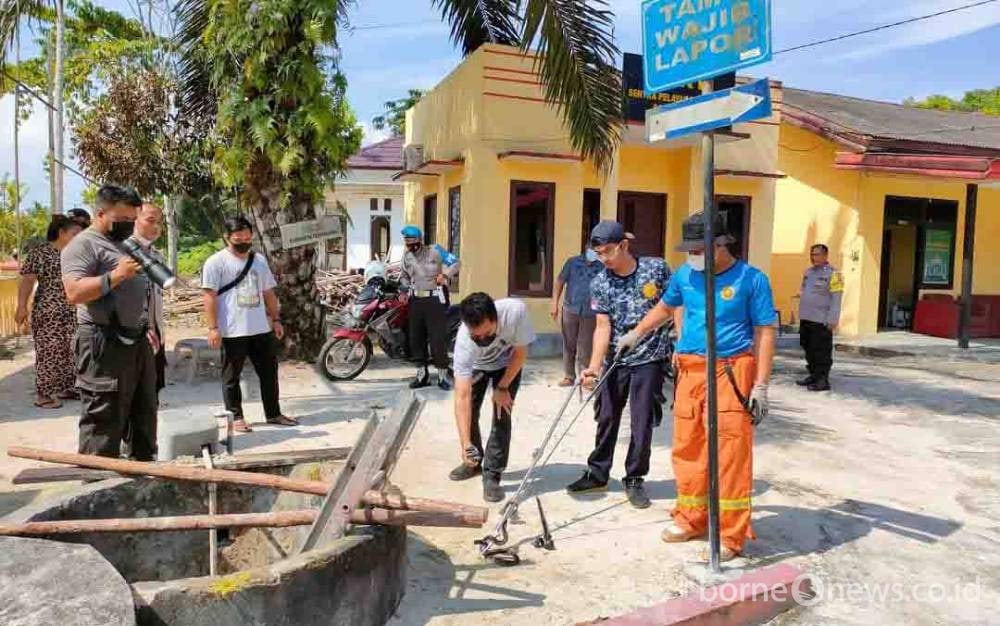 Bikin Kaget, 2 Ekor Ular Kobra Ada di Dalam Sumur Polsek Kumai