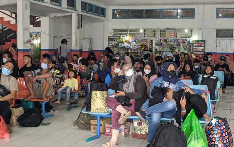 Penumpang Kapal di Pelabuhan Sampit Masih Minim Gunakan Booster untuk Syarat Keberangkatan