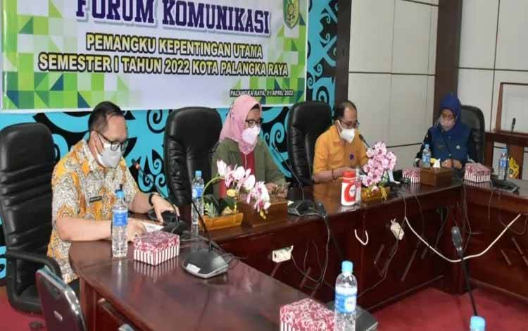 Rapat evaluasi kepesertaan program JKN-KIS di Palangka Raya