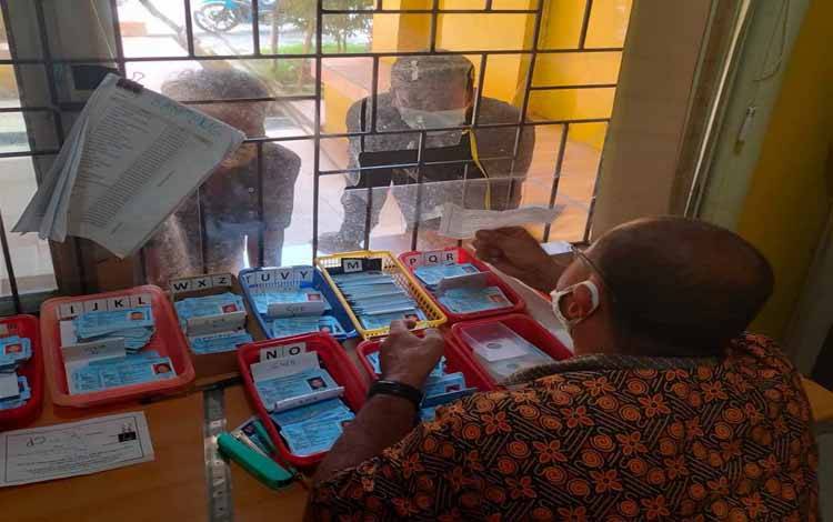 Dinas Dukcapil Kobar Ingatkan Pendatang Bertempat Tinggal 1 Tahun Wajib Pindah Domisili