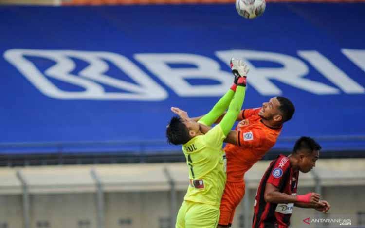 Persebaya Resmi Dapatkan Bek Leo Lelis dan Zaenuri