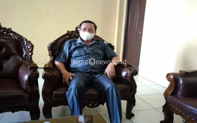 Pesan Ketua DPRD Gunung Mas kepada Penerima Program BLT DD