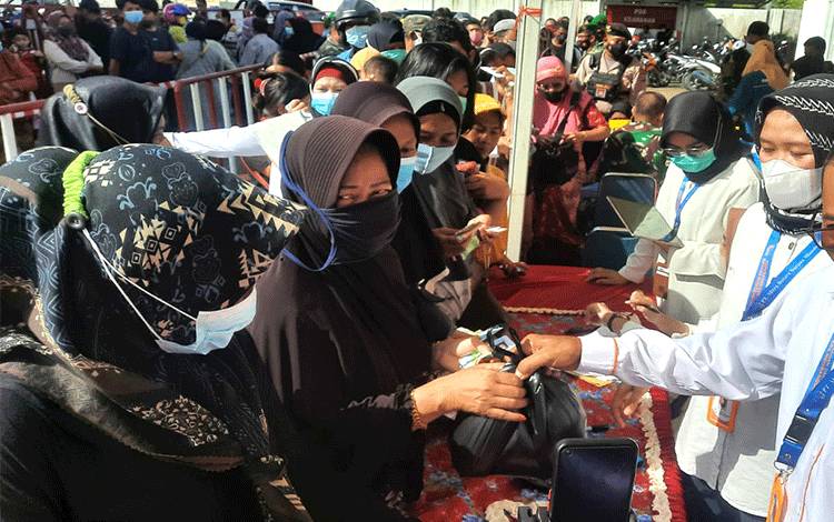 Jokowi: Ekspor Minyak Goreng dan Bahan Baku Dilarang Mulai 28 April 2022
