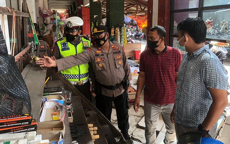 Personel Gabungan Polres Seruyan Gelar Operasi Yustisi Sasar Tempat Keramaian