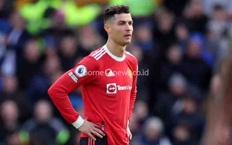 Ronaldo Minta Maaf Telah Jatuhkan Ponsel Suporter
