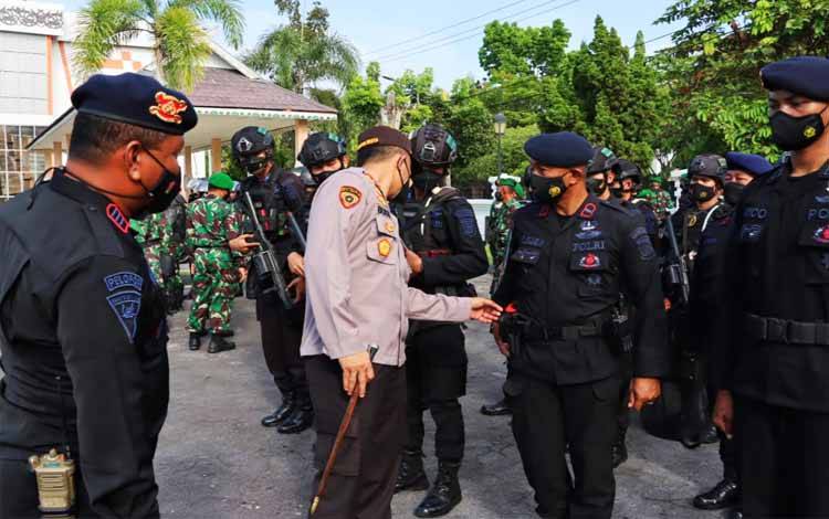 Ratusan Personel Amankan Demo Mahasiswa di Kantor DPRD Kalteng