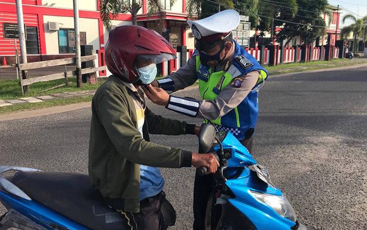 Demi Keselamatan, Pengendara Wajib Klik Helm