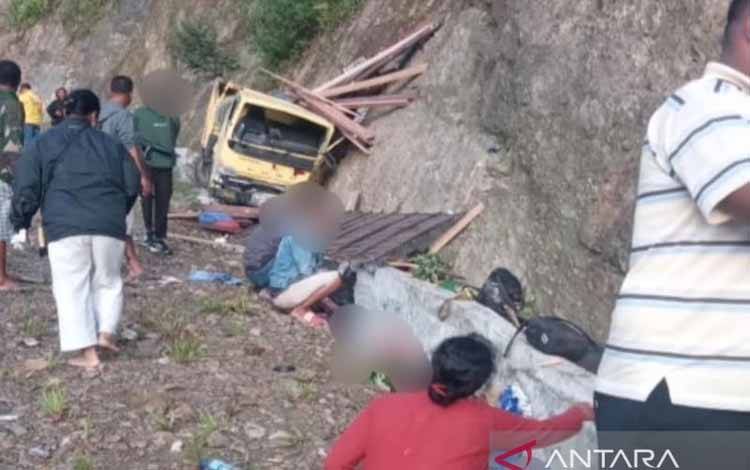 Kecelakaan Truk Tewaskan 16 Orang di Papua