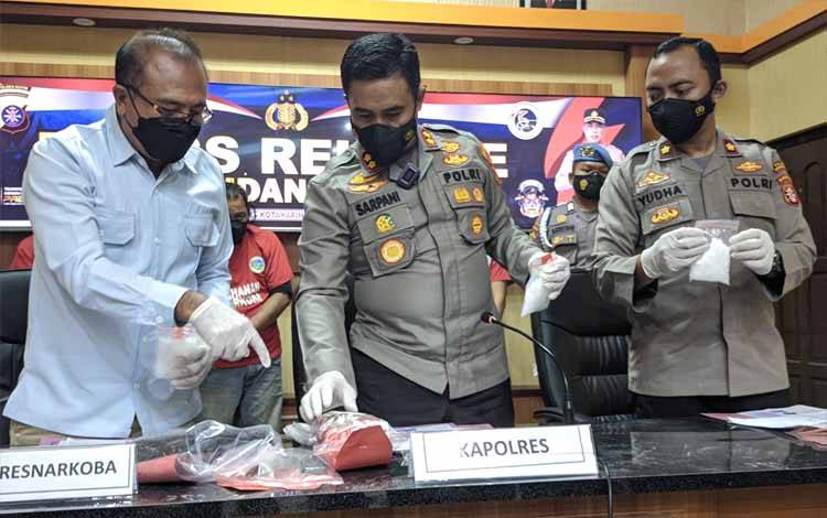 371,88 Gram Sabu Dibawa dari Pontianak untuk Persiapan Ramadan dan Hari Raya