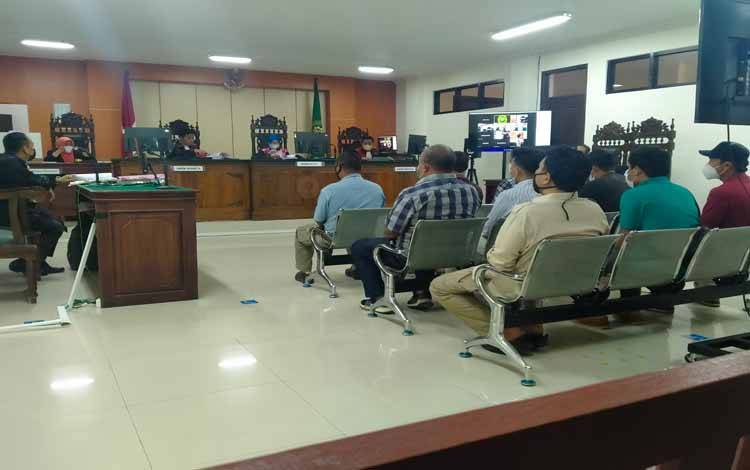 Diminta Antar ke PKS, Oleh Dua Sopir 15 Truk Buah Sawit Digelapkan