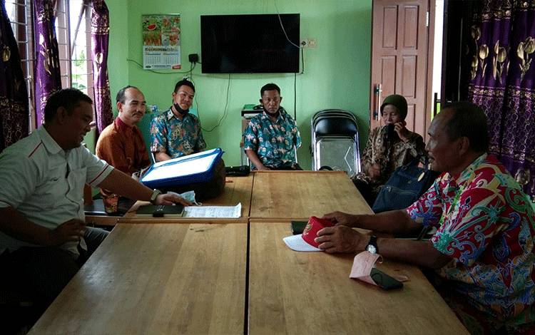 Camat Kapuas Kuala Lakukan Koordinasi Dengan BPP dan Mantri Tani, Ini yang Dibahas
