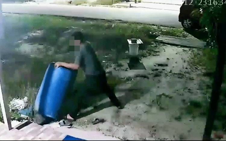 Pencuri Bermobil Gasak Drum Plastik Milik Warga di Sampit?