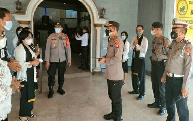 Polres Kapuas Lakukan Patroli dan Pengamanan Ibadah Paskah