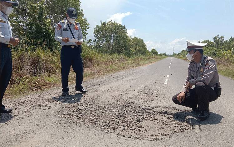 Hadapi Mudik Lebaran, Satlantas dan Dishub Seruyan Cek Kondisi Jalan