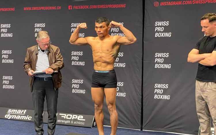 Petinju Indonesia Hebi Marapu Menang KO Ronde Kedua di Swiss