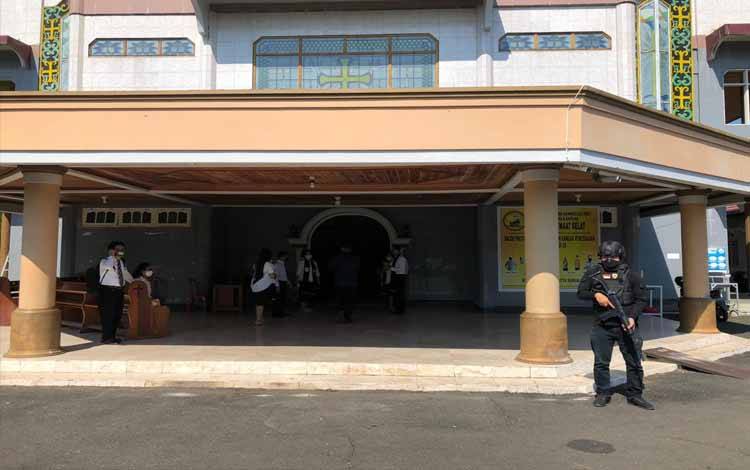 Tim CRT Polres Kapuas Turut Lakukan Pengamanan Pelaksanaan Ibadah Paskah
