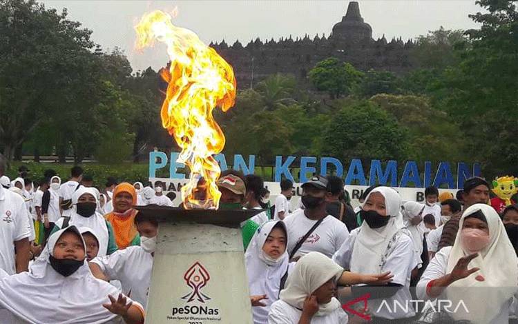 Disabilitas Intelektual Serukan Cinta dan Perdamaian di Borobudur