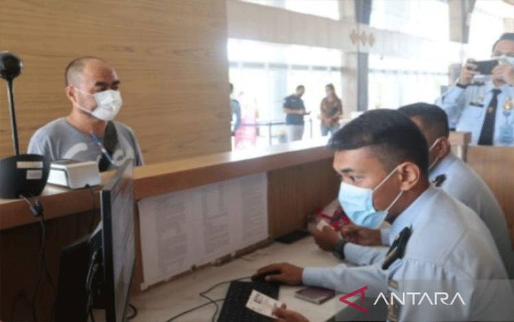 Kemenkumham Sesuaikan Tarif Layanan Keimigrasian Baru