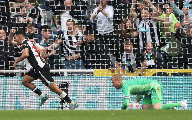 Newcastle Tundukkan Leicester2-1 Berkat Gol Menit Tambahan
