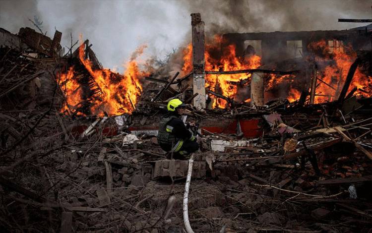 Gempuran Artileri Tewaskan 18 Orang di Kharkiv Ukraina