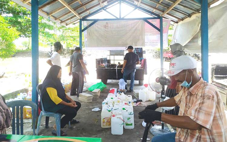VIDEO: Kelurahan Tanjung Pinang Gelar Operasi Pasar Minyak Goreng