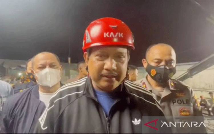 Tim Labfor Polri Cek Ambruknya Bangunan Minimarket di Kalsel