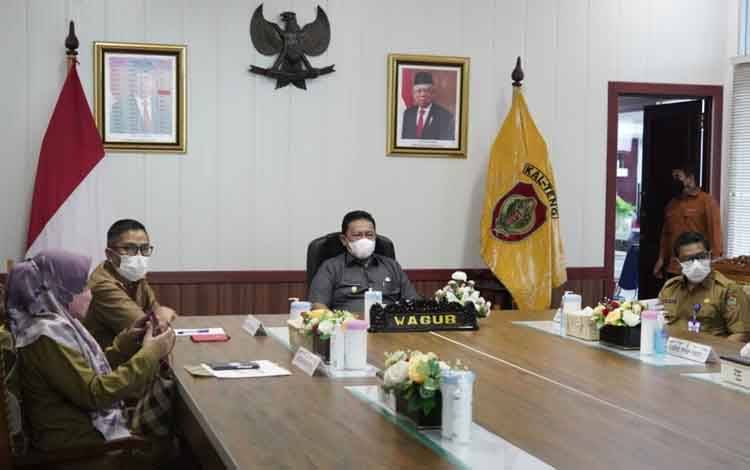 Menko Bidang Perekonomian Minta Daerah Pantau Distribusi Minyak Goreng