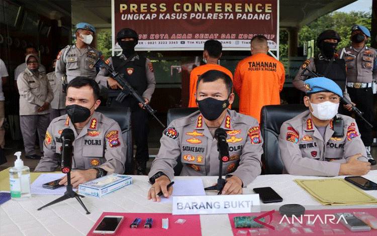 Seorang Perwira Polisi Ditangkap Karena Kasus Narkoba