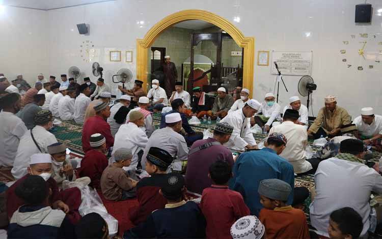 Bupati Seruyan Berbuka Puasa Bersama Warga Desa Persil Raya