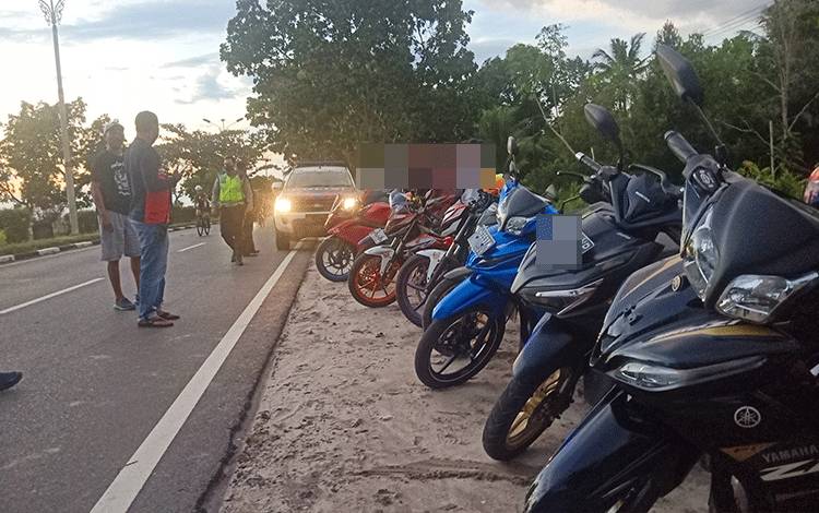 Belasan kendaraan bermotor saat diamankan anggota Satlantas Polresta Palangka Raya.