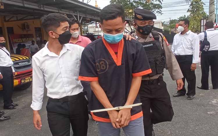Palsukan Merek Dagang Barang Elektronik, Warga Pangkalan Bun Ditangkap Polisi