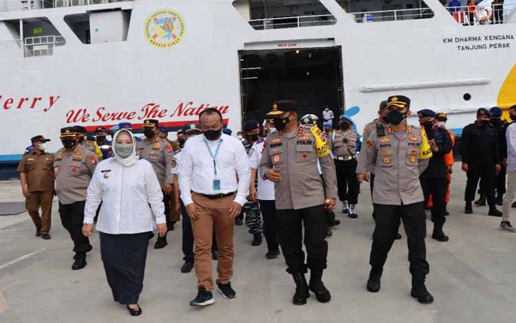 Pastikan Mudik Aman, Kapolda Kalteng Cek Pelabuhan Panglima Utar Kumai