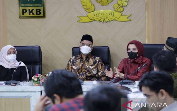 YKMI Minta Kemenkes Buka Data Ketersediaan Vaksin Halal