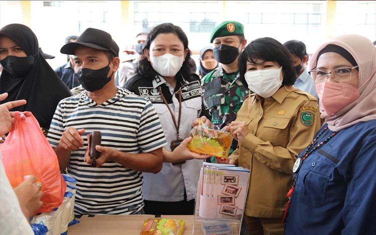 Bupati Pulang Pisau Buka Pasar Mitra Tani Kementan RI