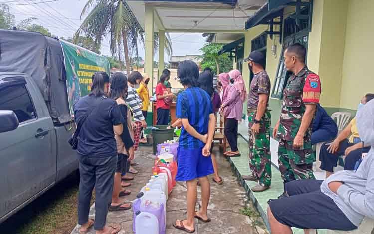 CBI Group dan Korem 102 Gelar Operasi Pasar Minyak Curah di Tamiang Layang