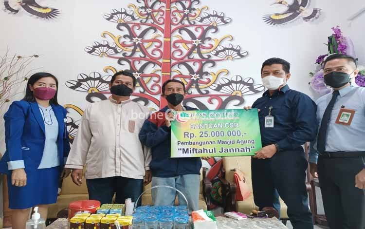 Bank Kalteng Cabang Kuala Kurun Beri Bantuan Pembangunan Rumah Ibadah