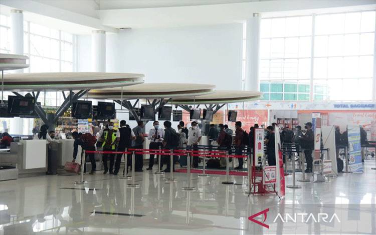 Pemudik di Bandara Sepinggan Balikpapan Capai 13 Ribu Orang Per Hari