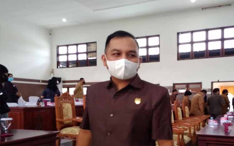 Anggota DPRD Gunung Mas Sebut Jalan Antardesa Ini Perlu Segera Diperbaiki
