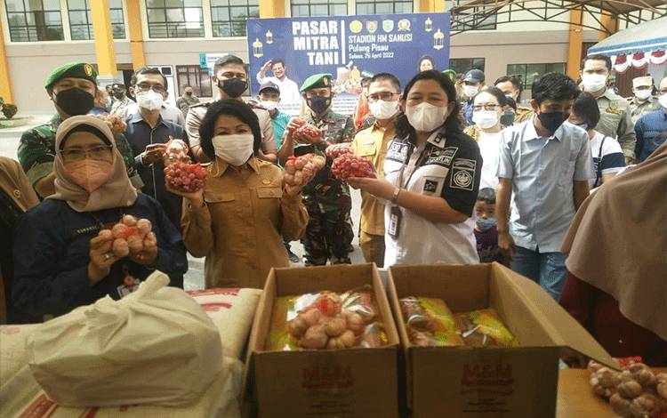 Di Hadapan Kementan RI, Taty Narang Jelaskan Komoditas Unggulan Pulang Pisau
