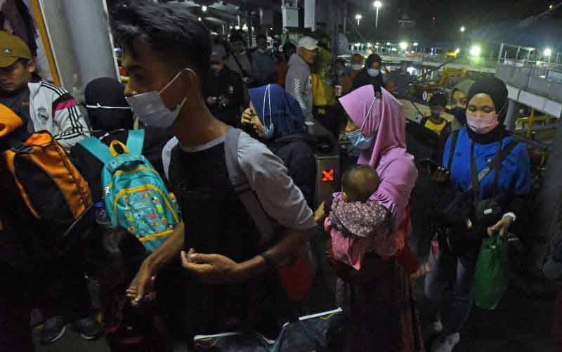 Puncak Arus Mudik di Pelabuhan Merak dan Bandara Soetta Lampaui 2019